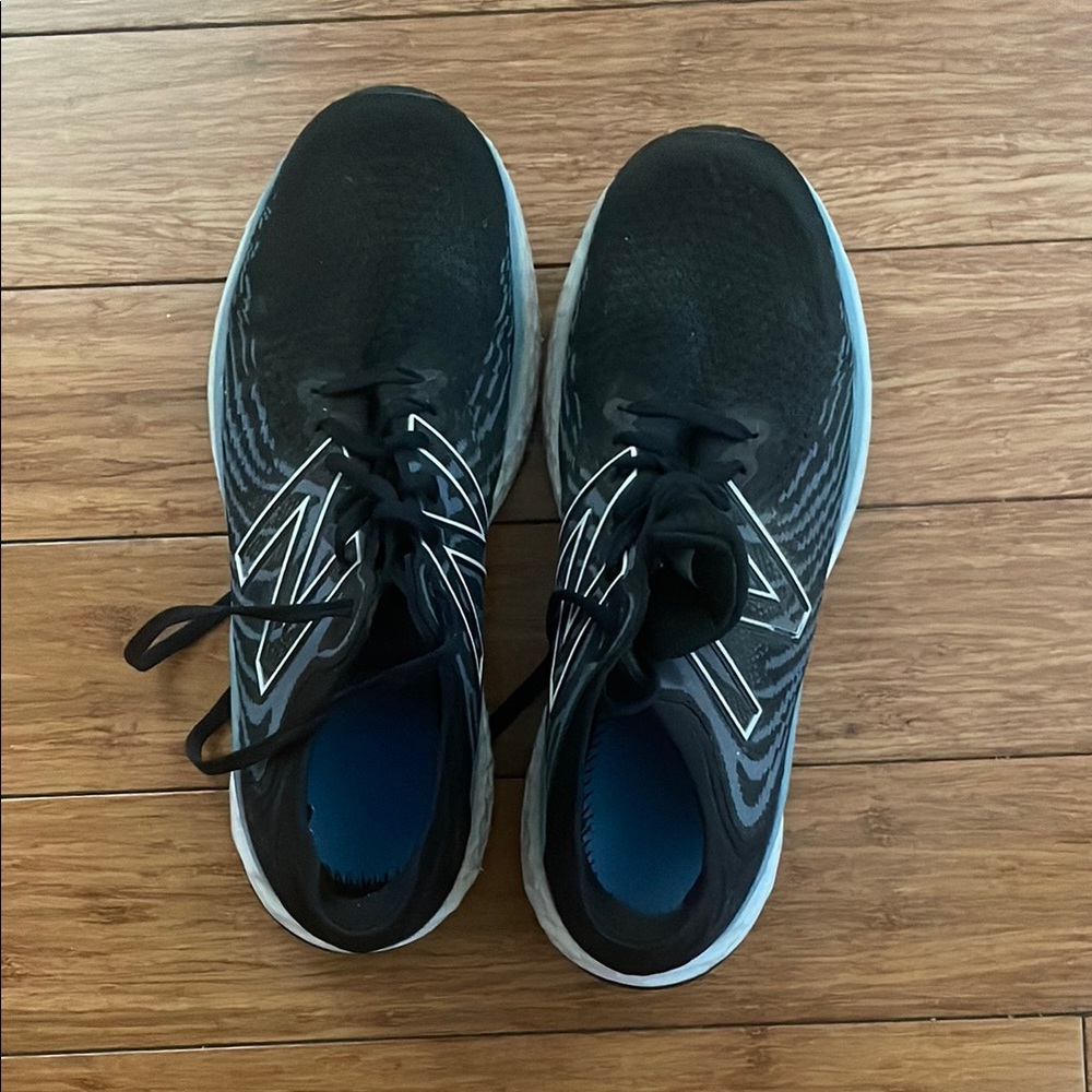 New Balance Black and White Athletic Shoes with Mesh Upper